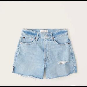Abercrombie Curve Love High Rise 4 Inch Mom Shorts